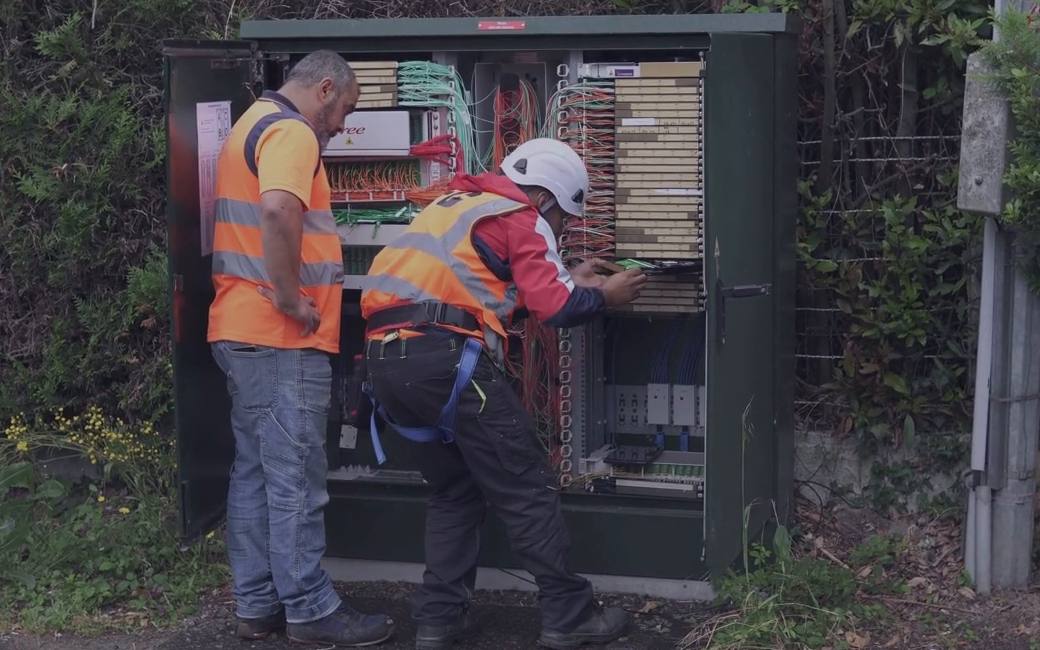 Raccordement fibre optique dans une armoire de rue